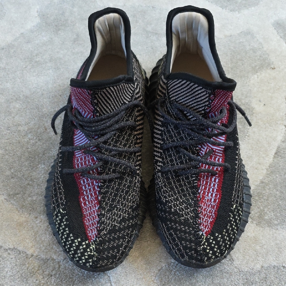 Stylish Black and Red Men's Sneakers